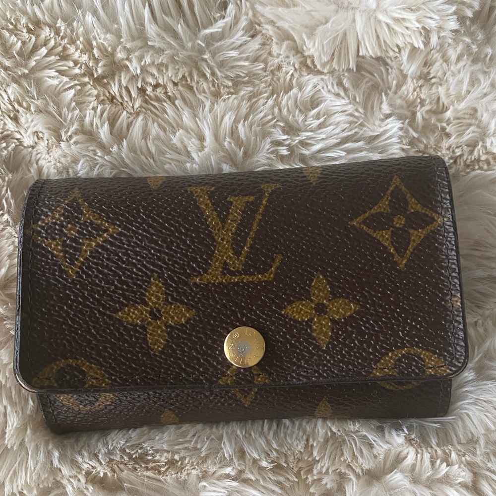 😍Monogram Louis Vuitton 6 key holder